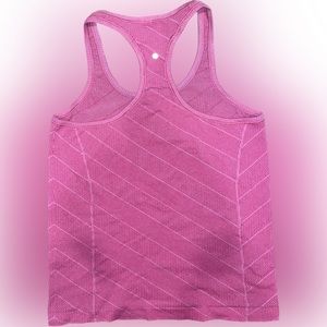 Women’s size 10 lululemon tank in pink Swiftly Tech Racerback Tank Top 2.0